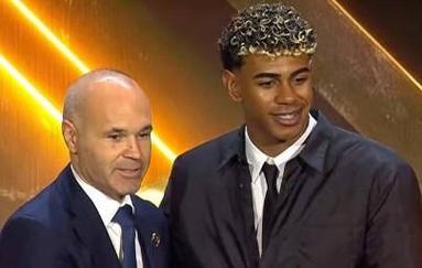 前锋单场双响助球队取胜