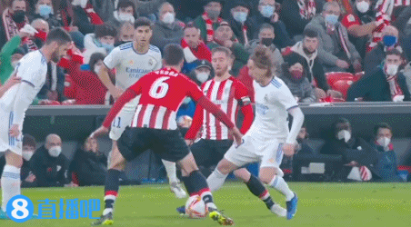 德天空：诺伊尔可能缺席拜仁未来两场比赛，战国