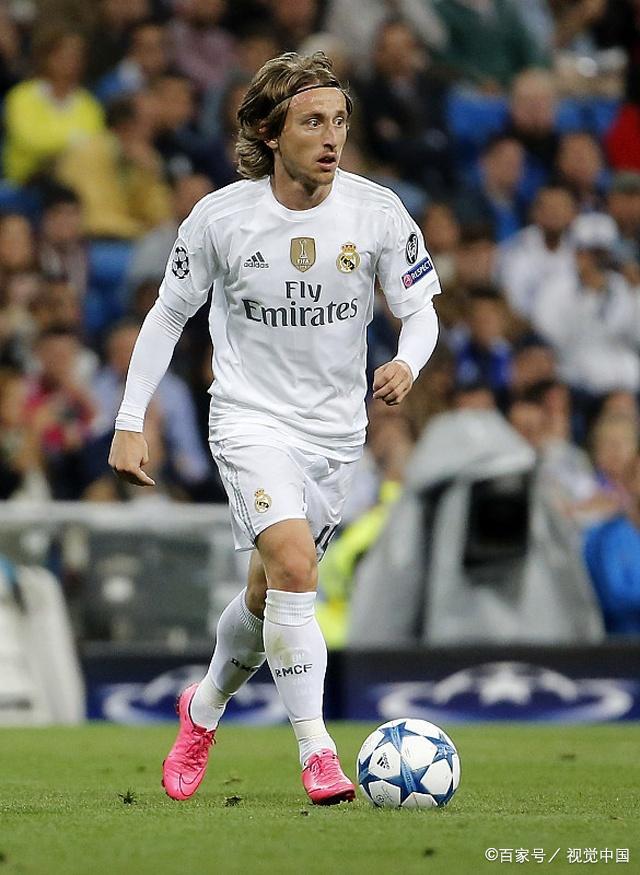 石破天惊！泰勒·亚当斯43米吊射破门为本赛季英超最远进球